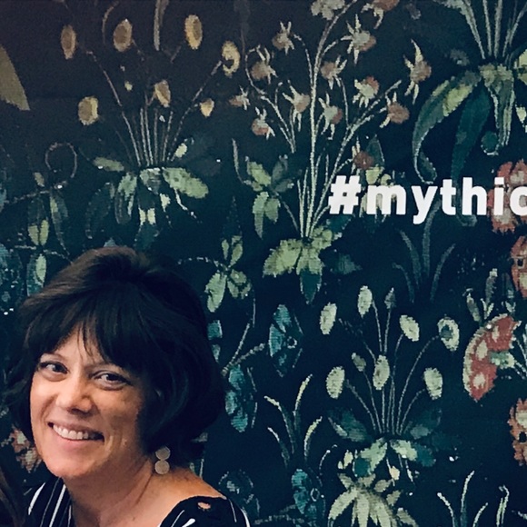 Meet your Posher, Colleen - Picture 1 of 1